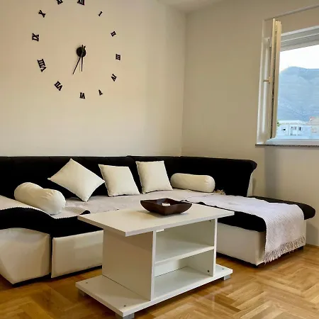 Apartman Apolo *